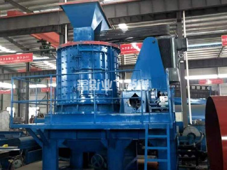 复合式破碎机(图1) 复合式破碎机(图1)