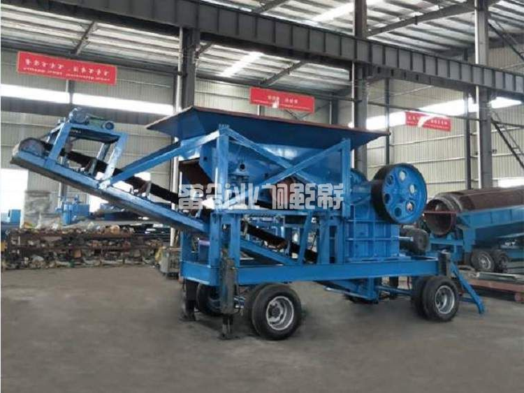 移动式破碎机(图4) 移动式破碎机(图4)